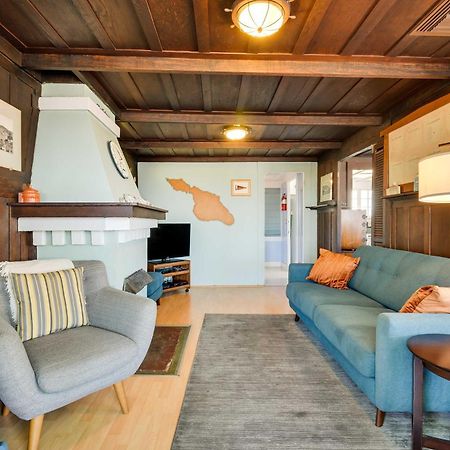 Charming Catalina Gem With Deck Walk To The Beach! أفالون المظهر الخارجي الصورة