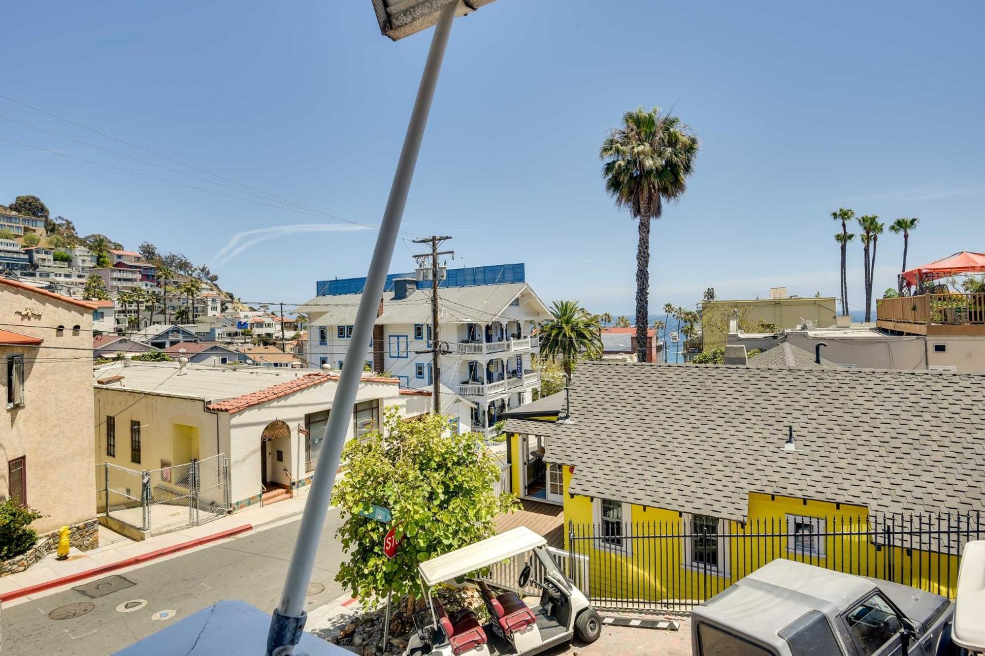 Charming Catalina Gem With Deck Walk To The Beach! أفالون المظهر الخارجي الصورة